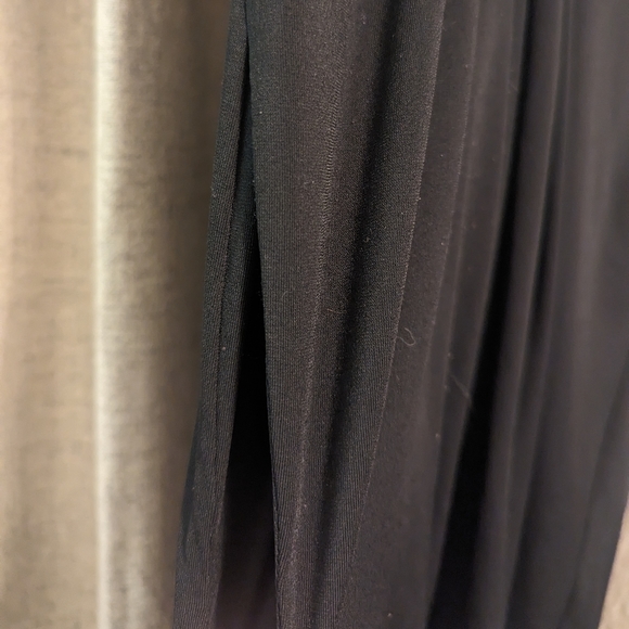 Mid length black BCBG dress - Picture 3 of 3